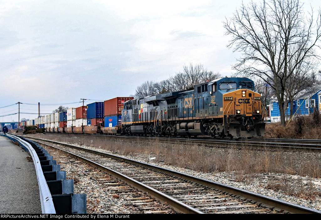 CSX 327 on I-168